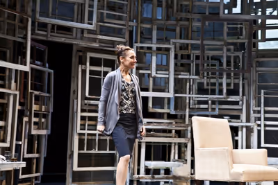 Laurie Metcalf Photo