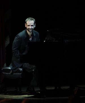 Malcolm Gets performing in 'Angela Lansbury and Friends Salute Terrence McNally' - A  Photo