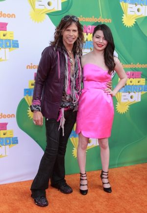 Steven Tyler, Miranda Cosgrove Photo