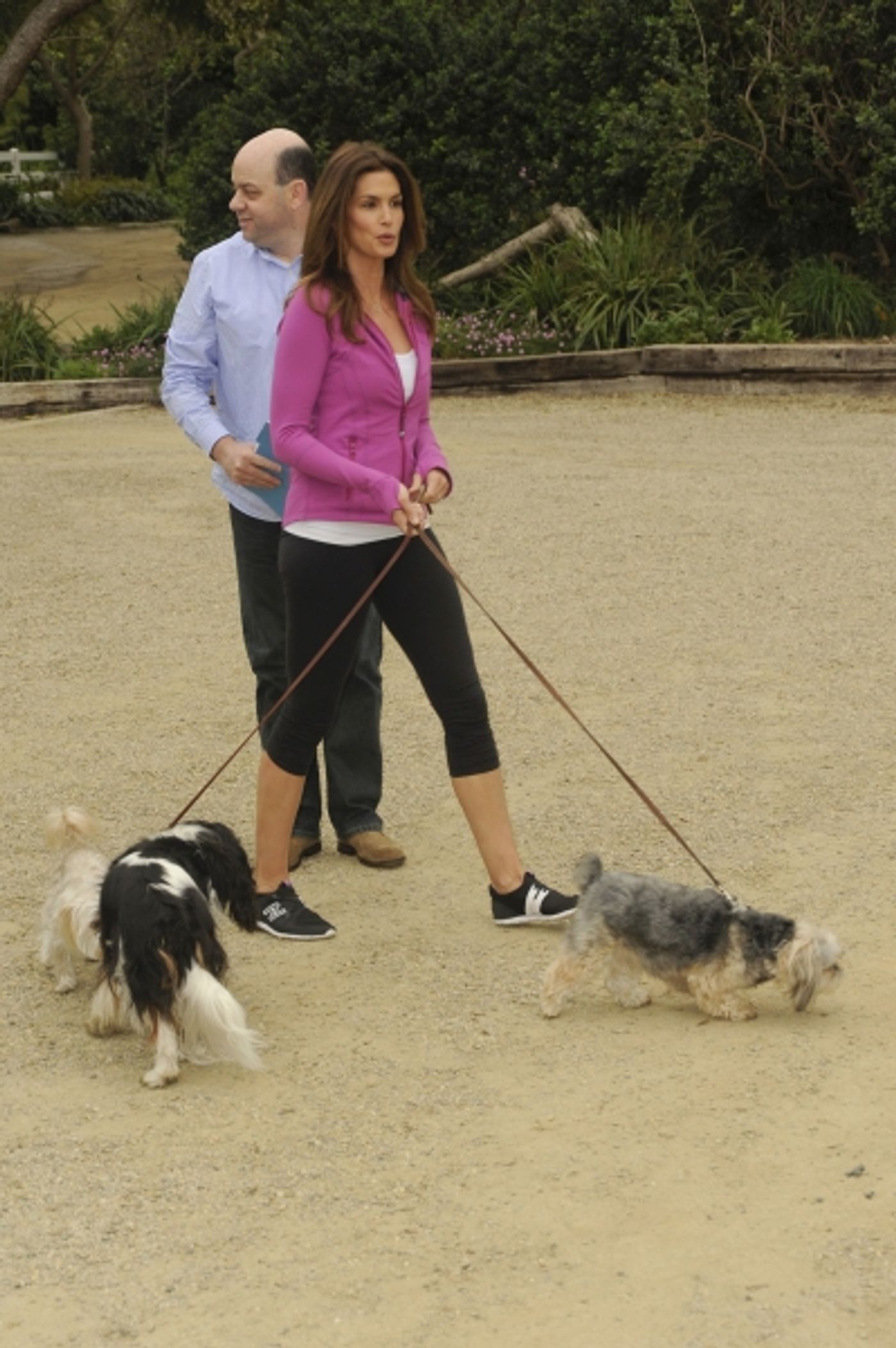 Photo Coverage: Cindy Crawford Hosts Propel Zero to 1000 Celebrity Dog Walking Event Photo Coverage: Cindy Crawford Hosts Propel Zero to 1000 Celebrity Dog Walking Event Image