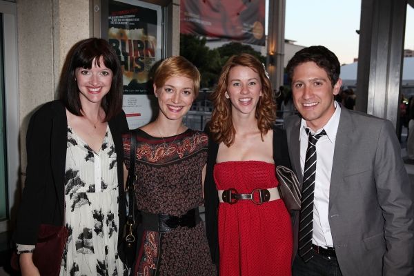 LOS ANGELES, CA - APRIL 3: (L-R) Bridget Maloney, Zoe Perry, Kim Shaw and Ian Alda po Photo