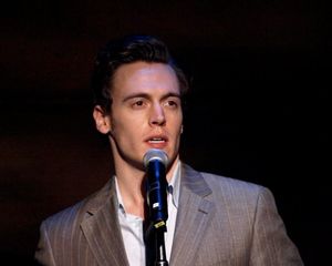  Erich Bergen Photo