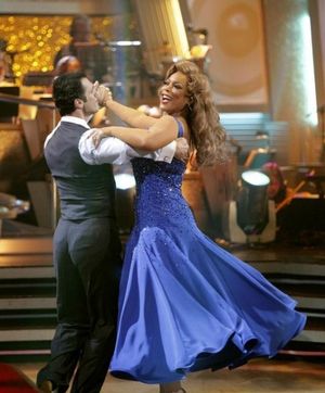  Wendy Williams, Tony Dovolani Photo
