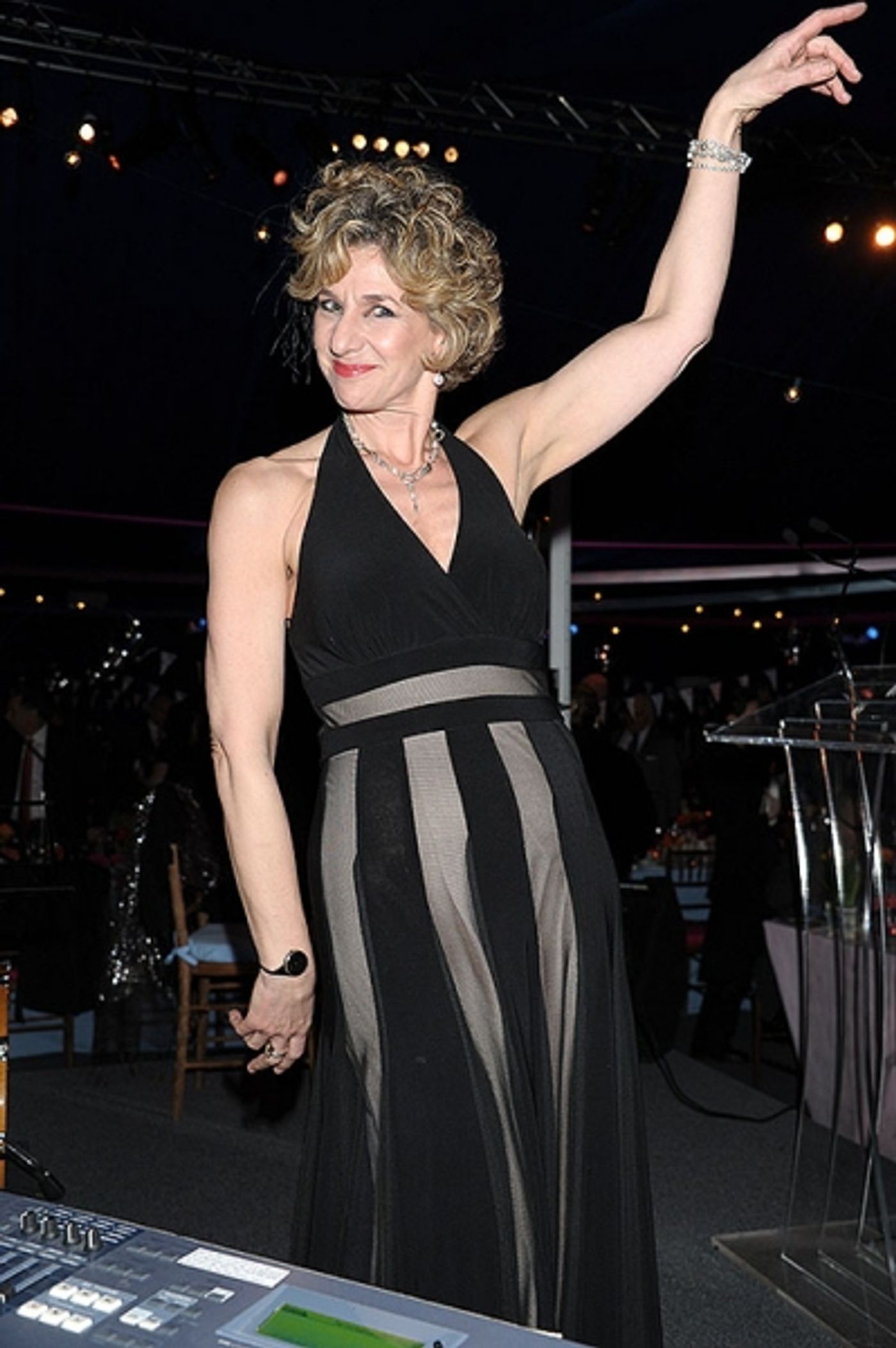 Photo Flash: Walters, Mizrahi, et al. at WAR HORSE Benefit  Image