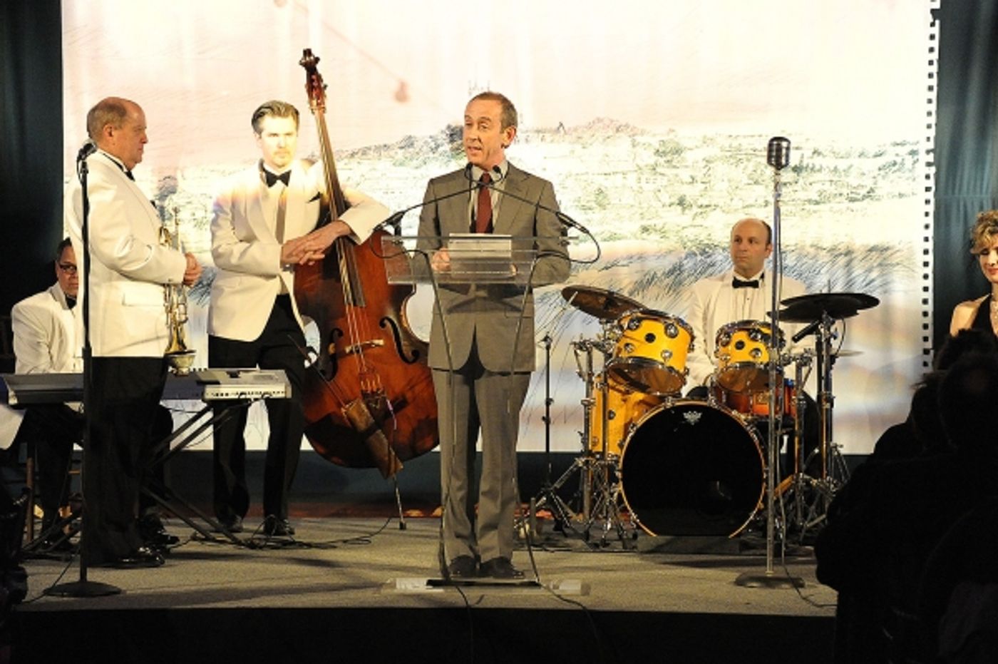 Photo Flash: Walters, Mizrahi, et al. at WAR HORSE Benefit  Image