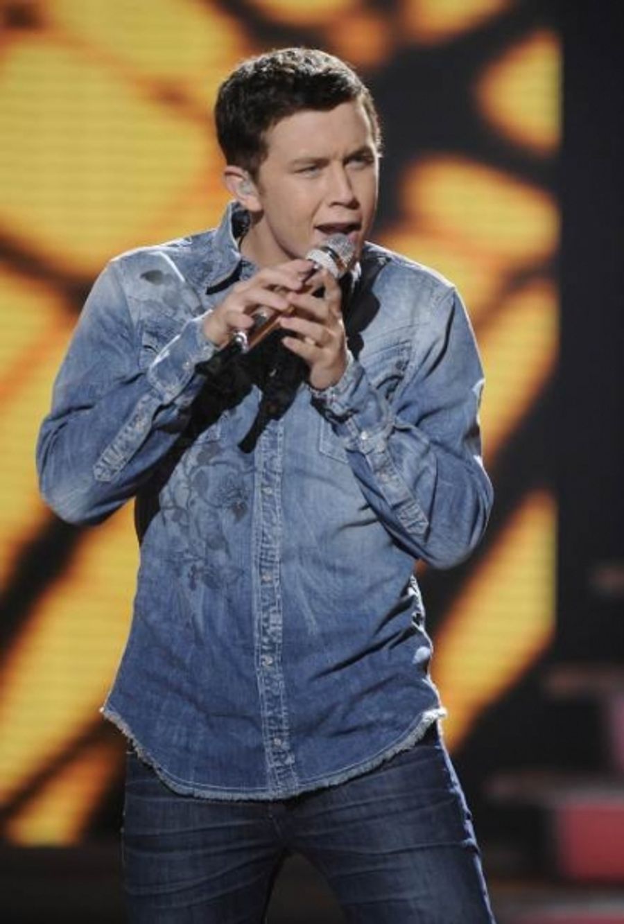Photo Flash: AMERICAN IDOL's Top 9 Perform! Image