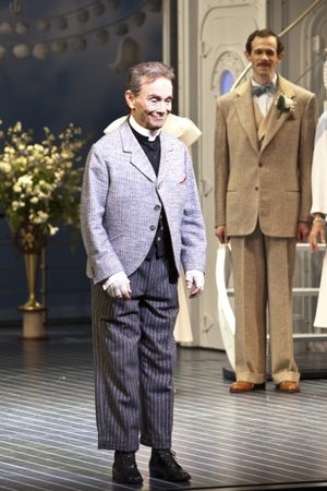 Joel Grey Photo