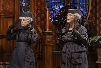  Sally Wingert (Martha Brewster) and Kristine Nielsen (Abby Brewster) in the Guthrie  Photo