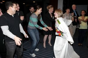 Robert Creighton & Sutton Foster & Kathleen Marshall with Ensemble Cast attending the Opening Night Performance Gypsy Robe Ceremony for Recipient Joyce Chittick for The Roundabout Theatre Company's Broadway Production of 'Anything Goes' in New York City. @ BroadwayWorld Robert Creighton & Sutton Foster & Kathleen Marshall with Ensemble Cast attending the Photo