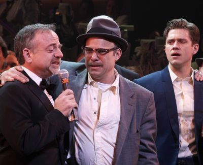 Marc Shaiman & Norbert Leo Butz & Aaron Tveit during the Broadway Opening Night Curta Photo