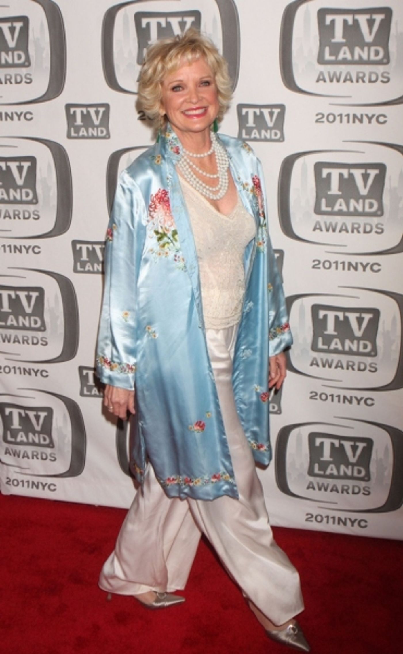 Photo Flash: Lynch, Travolta & More at '11 TV Land Awards  Image