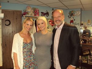 Kayte Walsh, Holly Madison, Kelsey Grammer Photo