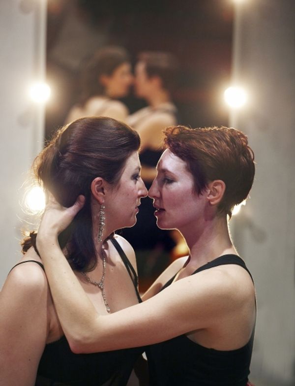 ZoÃƒÂ« Bonner, Jessica Walker Photo