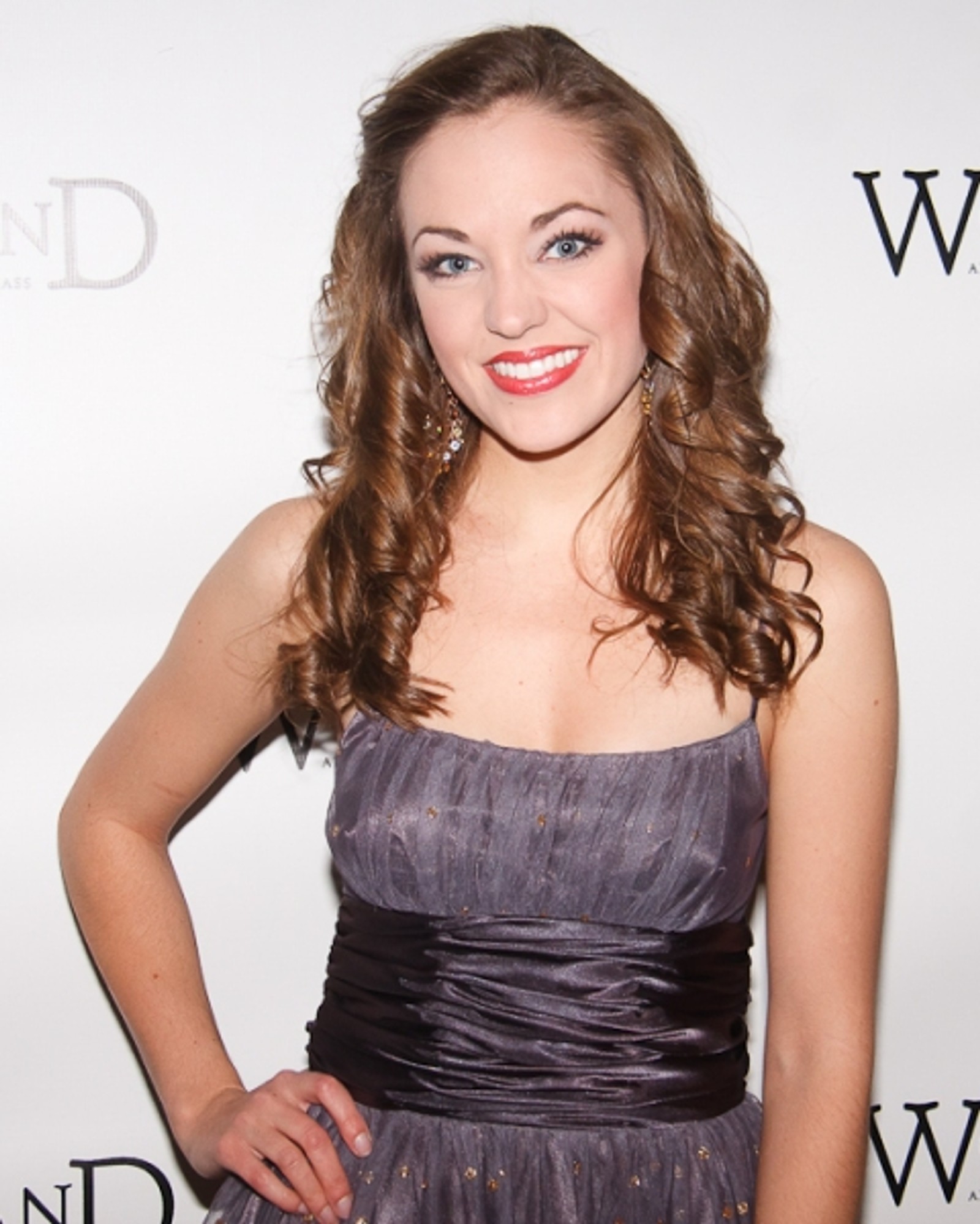 Photo Coverage: WONDERLAND on Broadway Red Carpet! — photo 21 of 22
