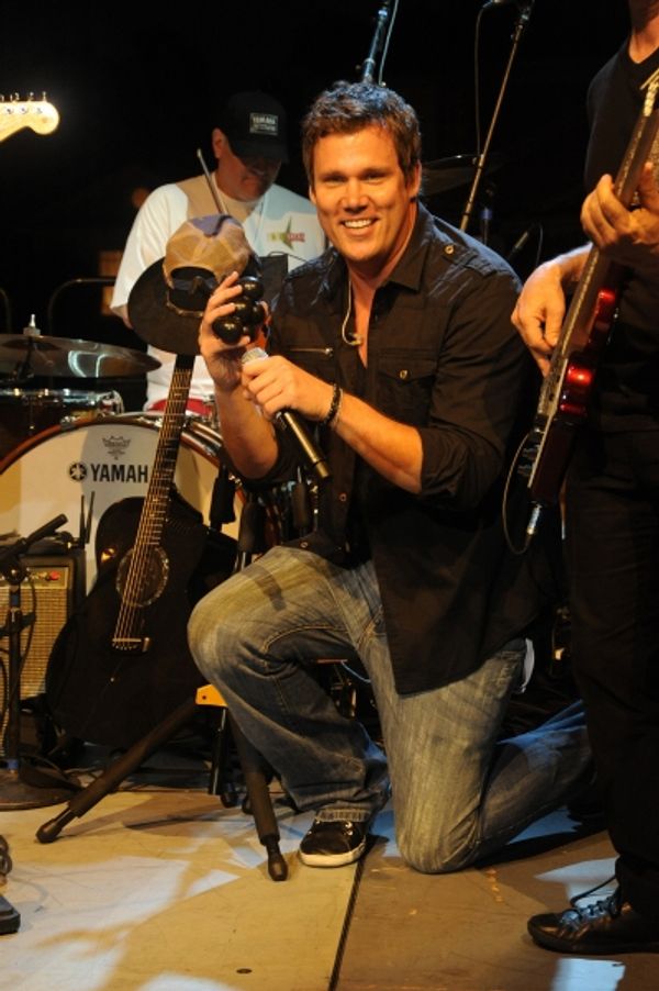 Bob Guiney, Band From TV performs at Wisteria Lane Block Party at Universal Studios i Photo