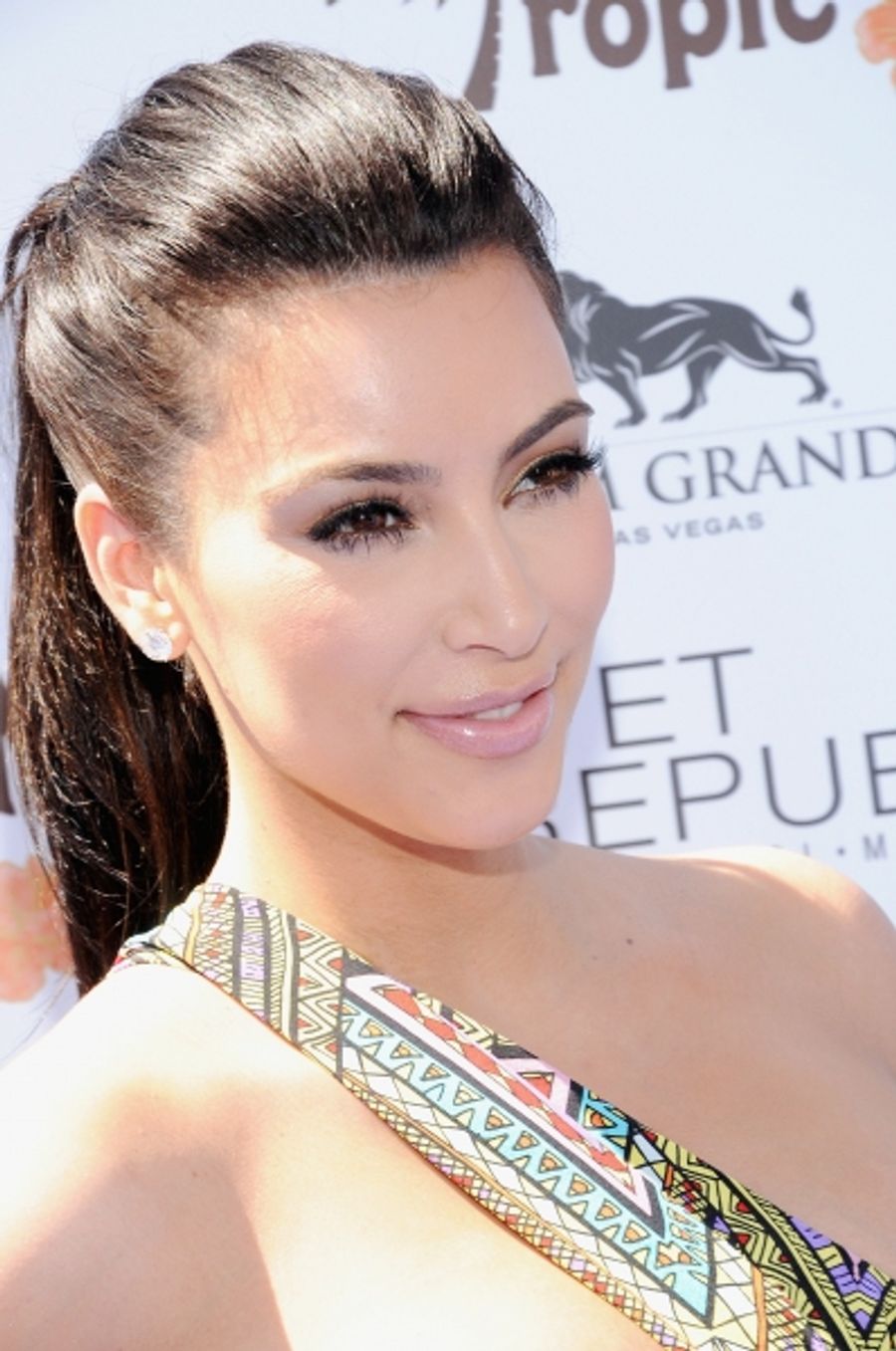Photo Coverage: Kim Kardashian Hosts at Wet Republic Ultra Pool Image