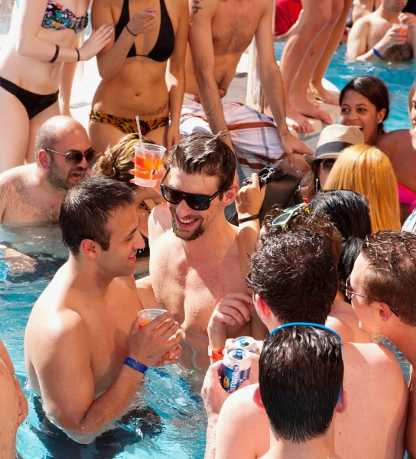 Photo Coverage: Michael Phelps Kicks Off Season at Encore Beach Club  Image