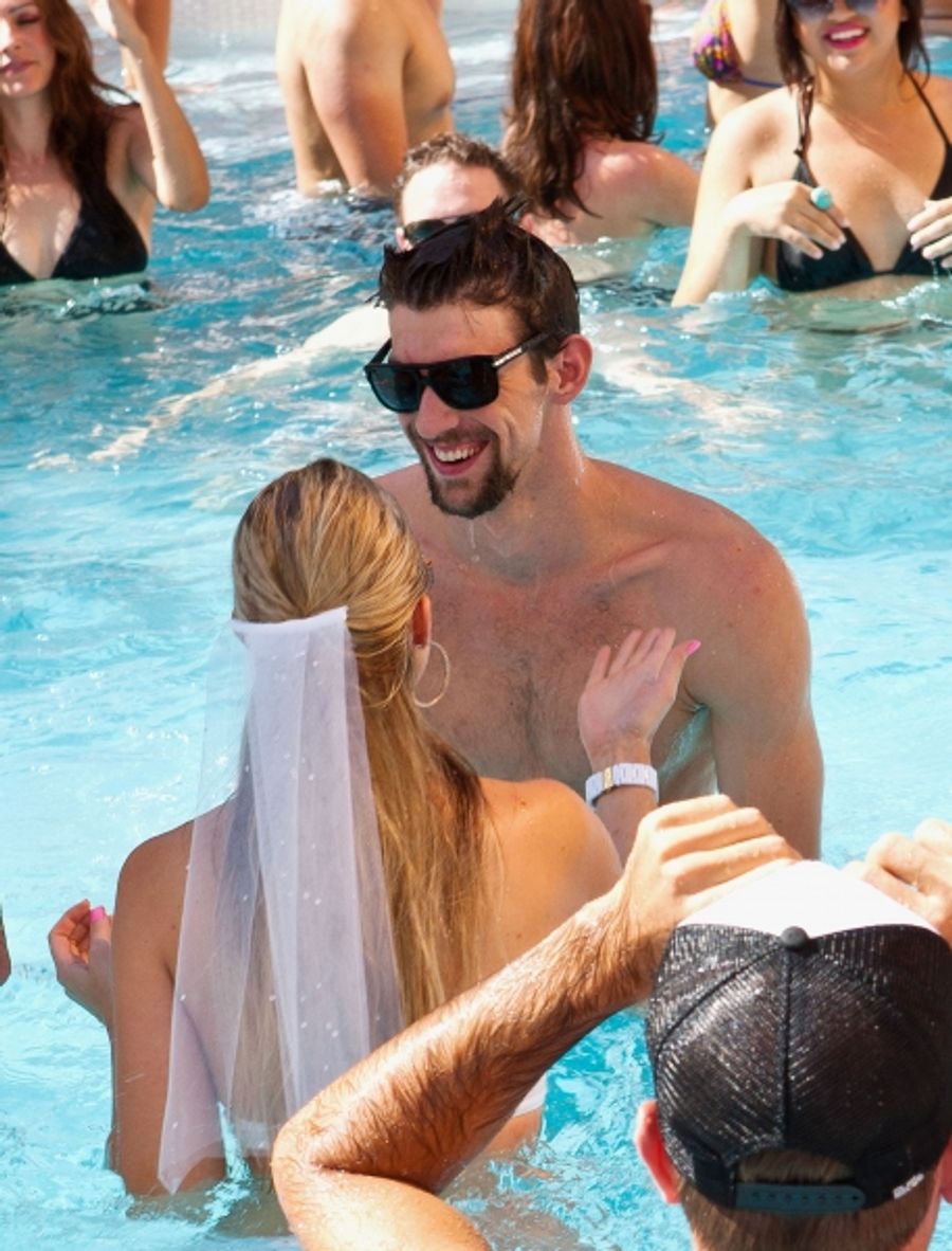 Photo Coverage: Michael Phelps Kicks Off Season at Encore Beach Club Image
