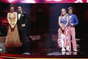 Petra Nemcova, Dmitry Chaplin, Louis Van Amstel, Kendra Wilkinson Photo