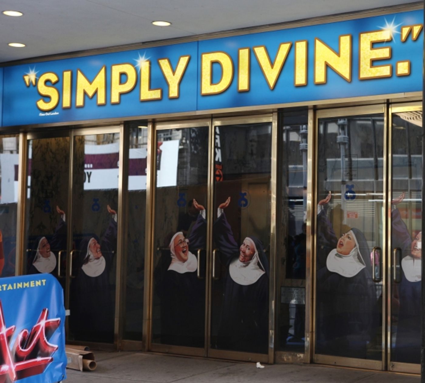 Photo Coverage: SISTER ACT Opening Night Red Carpet  Image