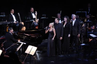  Stephen Schwartz at the piano with Kristin Chenoweth, Raul Esparza, Ann Hampton Call Photo