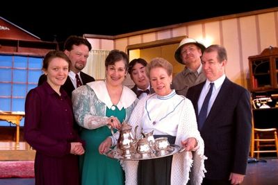  Mouse Courtois as Elaine, Jeff Stringer as Mortimer, Lenore Ferber as Aunt Abby, Pau Photo