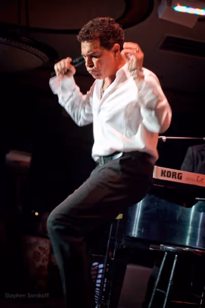 Clint Holmes Photo
