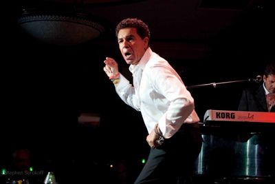 Clint Holmes Photo