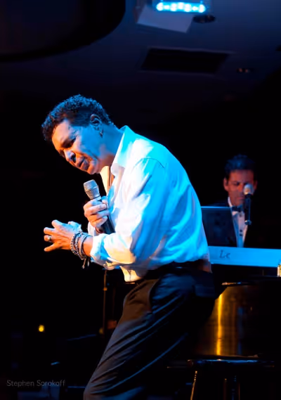 Clint Holmes Photo