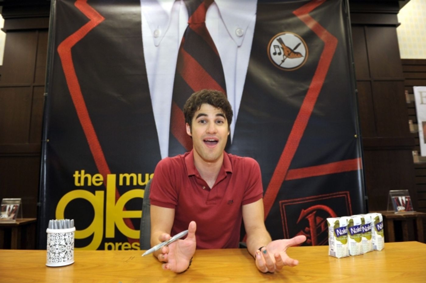 Photo Flash: Darren Criss Performs at the Grove  Image