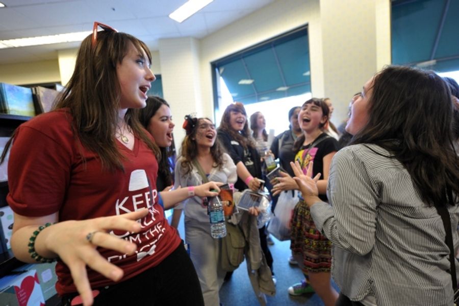 Photo Flash: Darren Criss Performs at the Grove Image