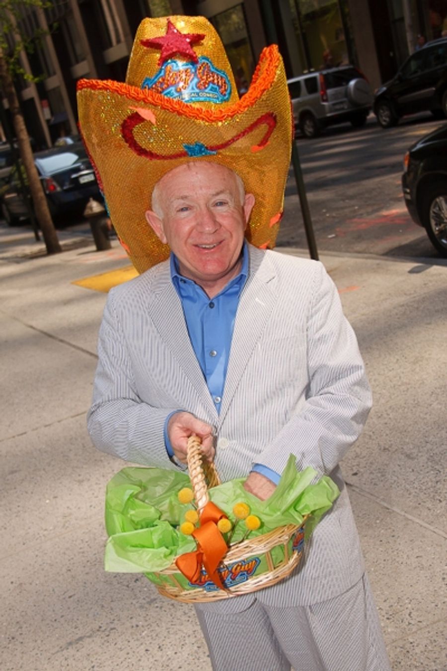 Photo Coverage: LUCKY GUY's Leslie Jordan Visits Easter Parade! Image
