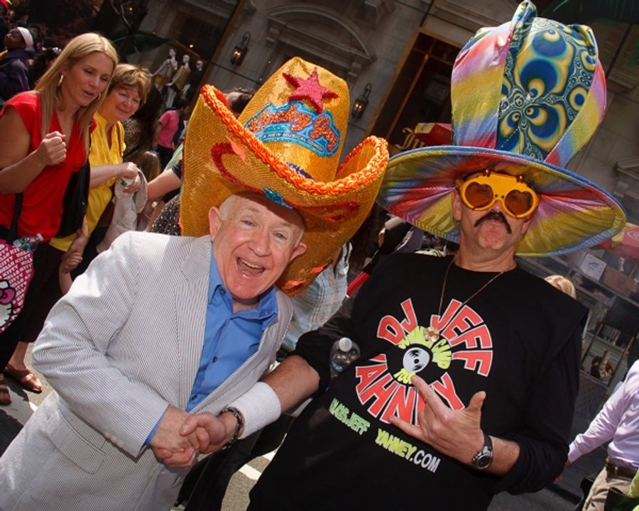 Photo Coverage: LUCKY GUY's Leslie Jordan Visits Easter Parade! Image