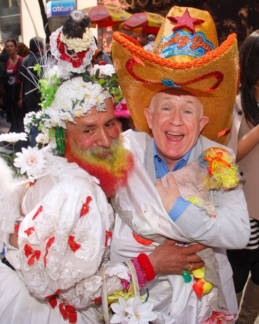 Photo Coverage: LUCKY GUY's Leslie Jordan Visits Easter Parade! Image