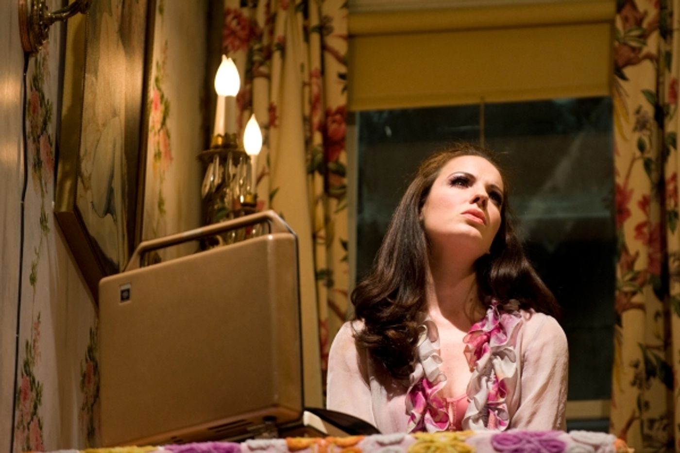 Photo Flash: Steppenwolf Theatre's THE HOT L BALTIMORE! Photo Flash: Steppenwolf Theatre's THE HOT L BALTIMORE! Image