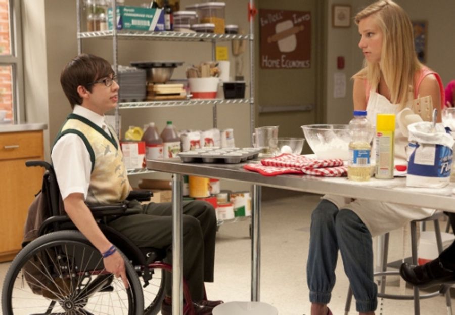 Photo Flash: First Look at GLEE's 'Prom Queen' Image