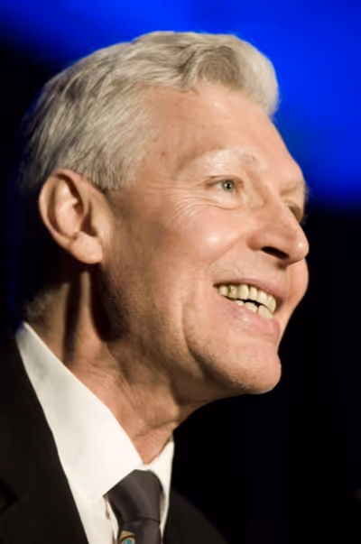 Tony Sheldon Photo