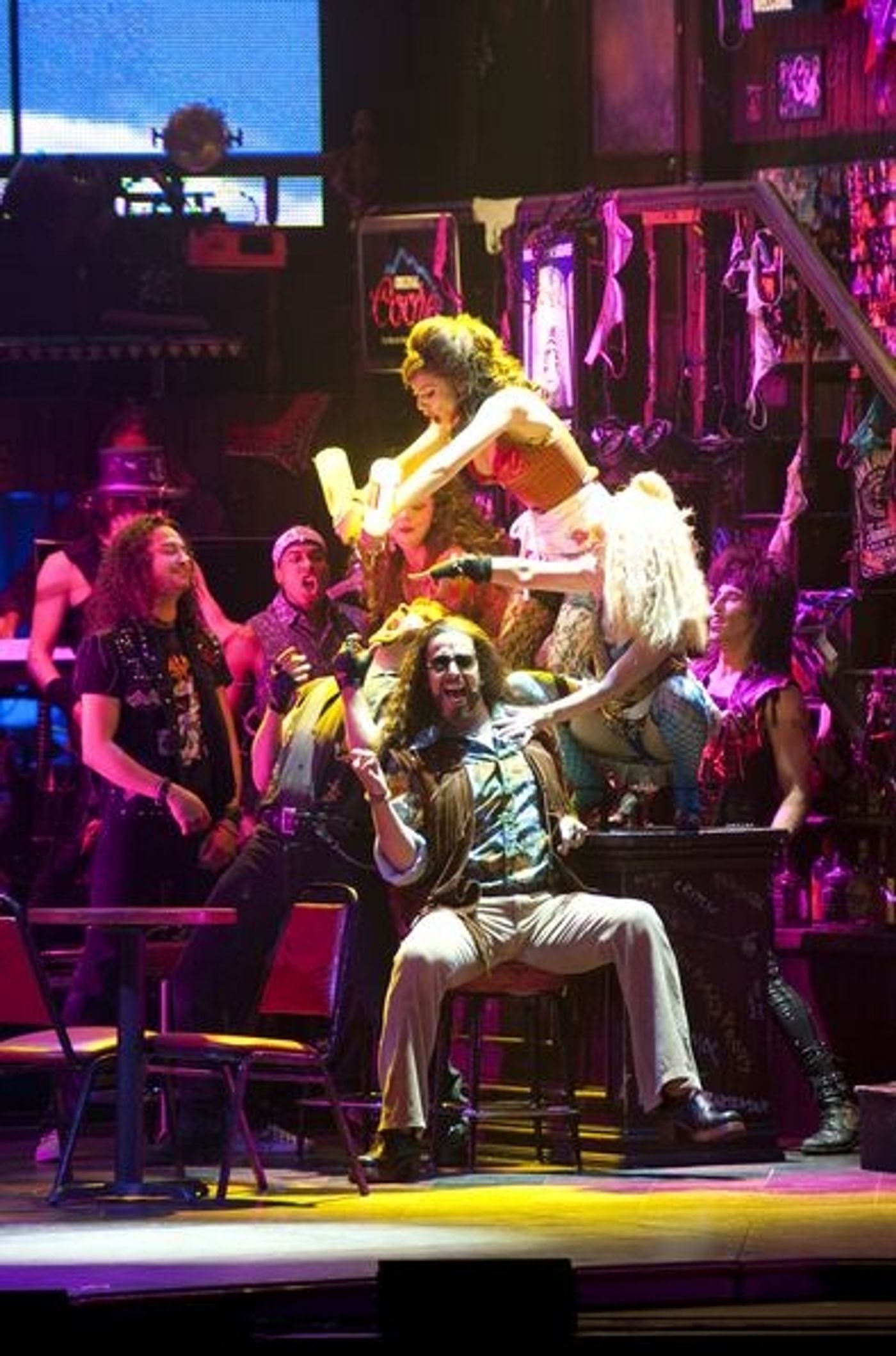Photo Flash: ROCK OF AGES Visits National Theatre  Image