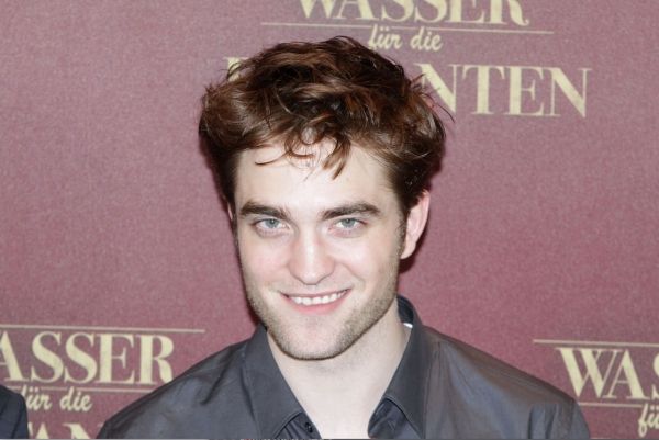 Robert Pattinson Photo