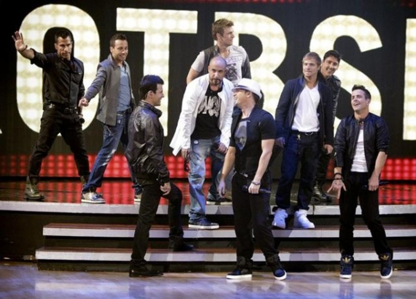 Photo Flash: DWTS Welcomes Pia Toscano, Backstreeet Boys, and More!  Image
