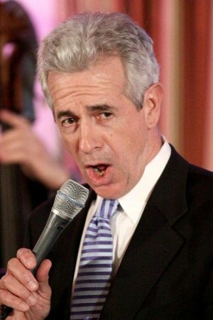  James Naughton Photo