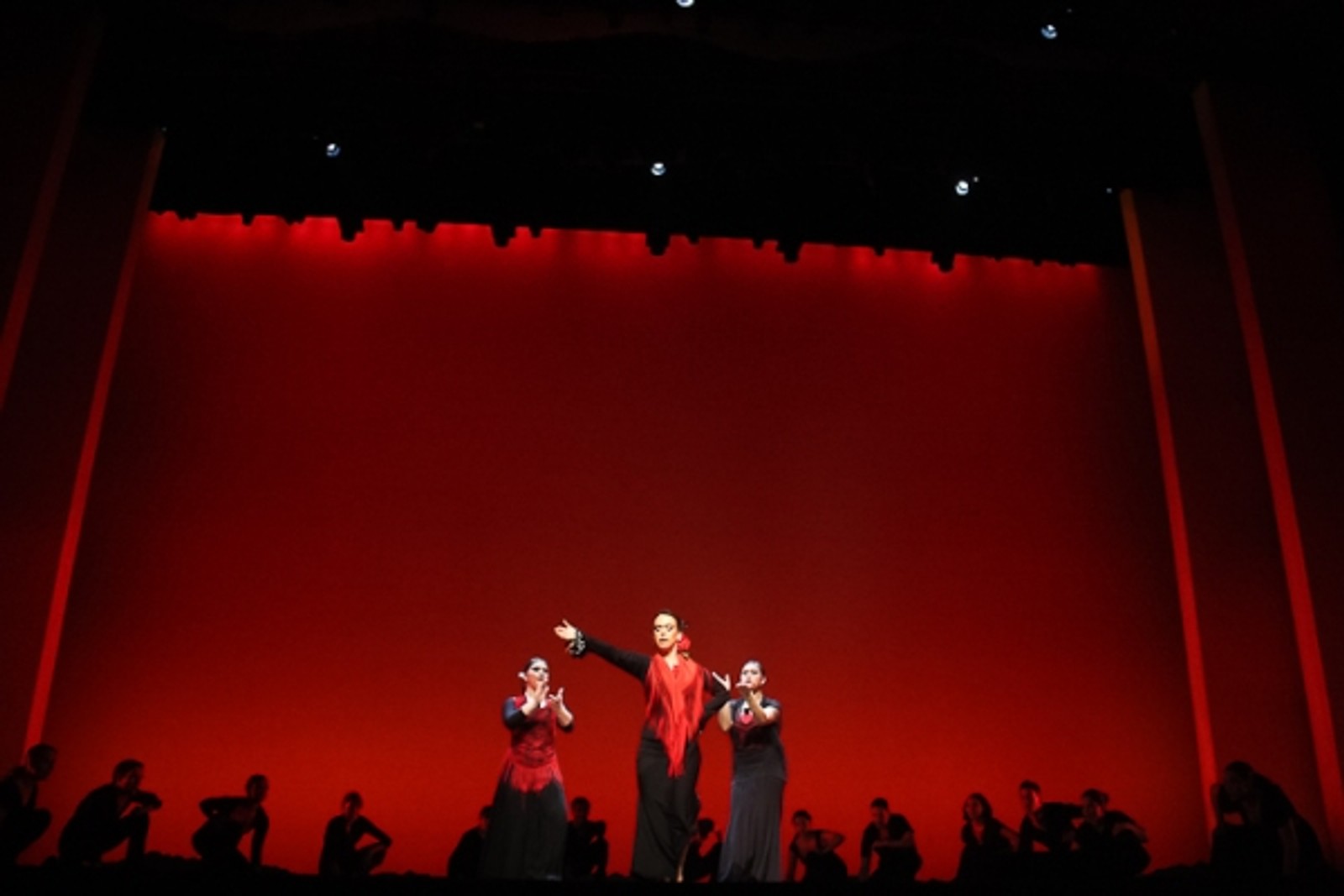 Photo Coverage: 2011 Easter Bonnet Competition Part 1! — photo 34 of 40