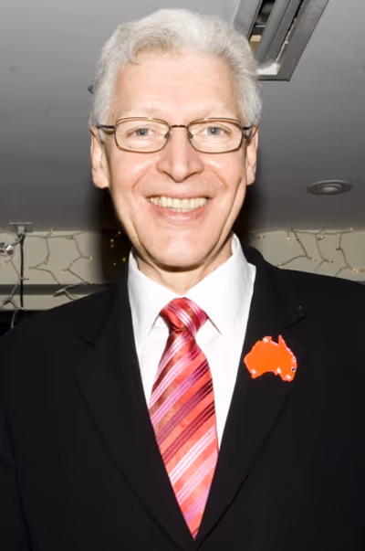 Tony Sheldon Photo