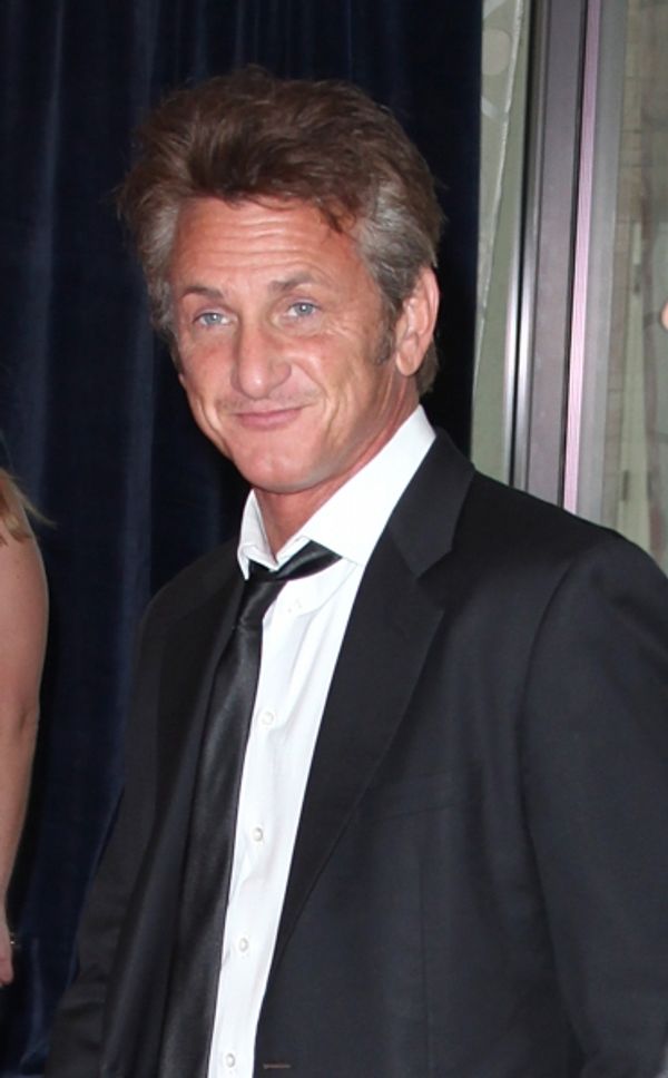 Sean Penn attending the White House Correspondents' Association (WHCA) dinner at the  Photo