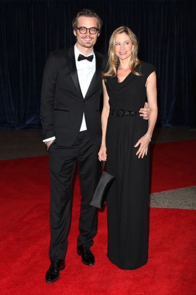Chistopher Backus and Mira Sorvino  attending the White House Correspondents' Associa Photo