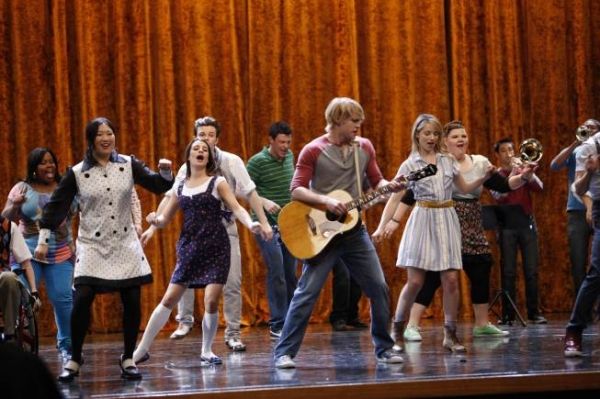Amber Riley; Jenna Ushkowitz; Lea Michele; Chris Colfer, Cory Monteith; Chord Overstr Photo