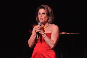 Tovah Feldshuh Photo