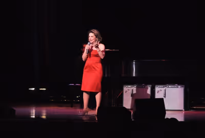 Tovah Feldshuh Photo