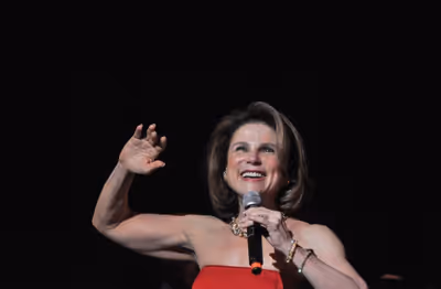 Tovah Feldshuh Photo
