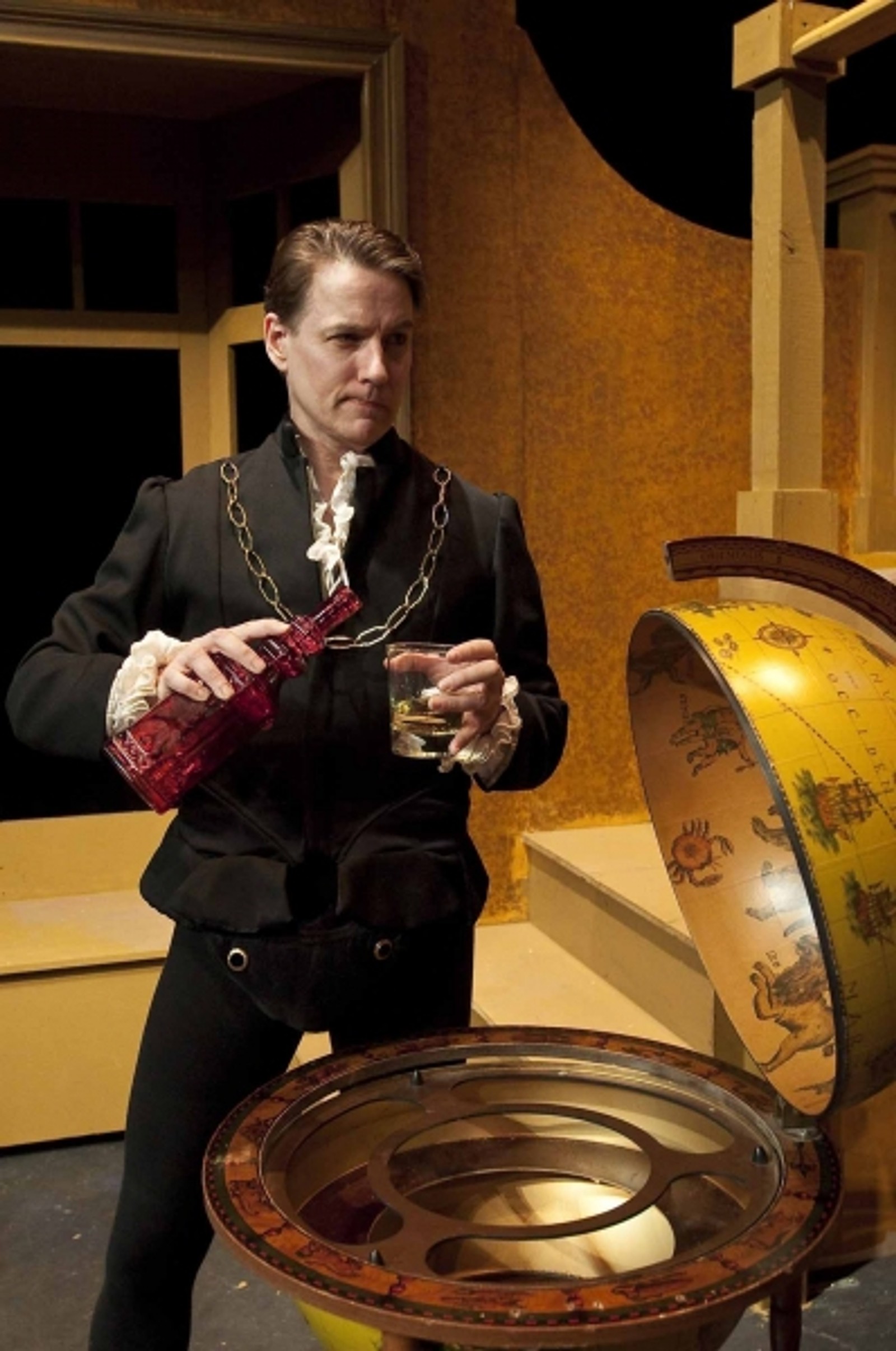 Photo Flash: Bickford Theatre's I HATE HAMLET — photo 11 of 11
